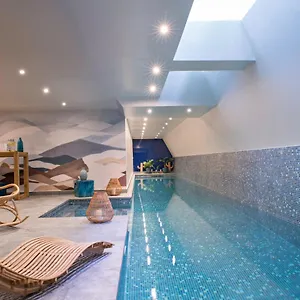 Parister Piscine & פריז